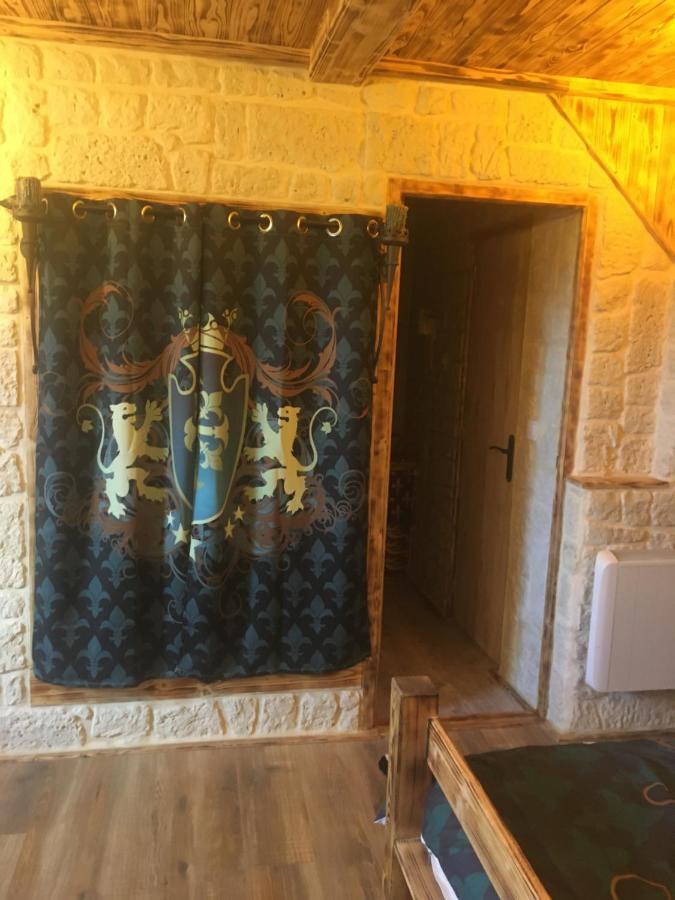 Chailloue Chambre D'Hote Medieval Du Vieux Bourg المظهر الخارجي الصورة