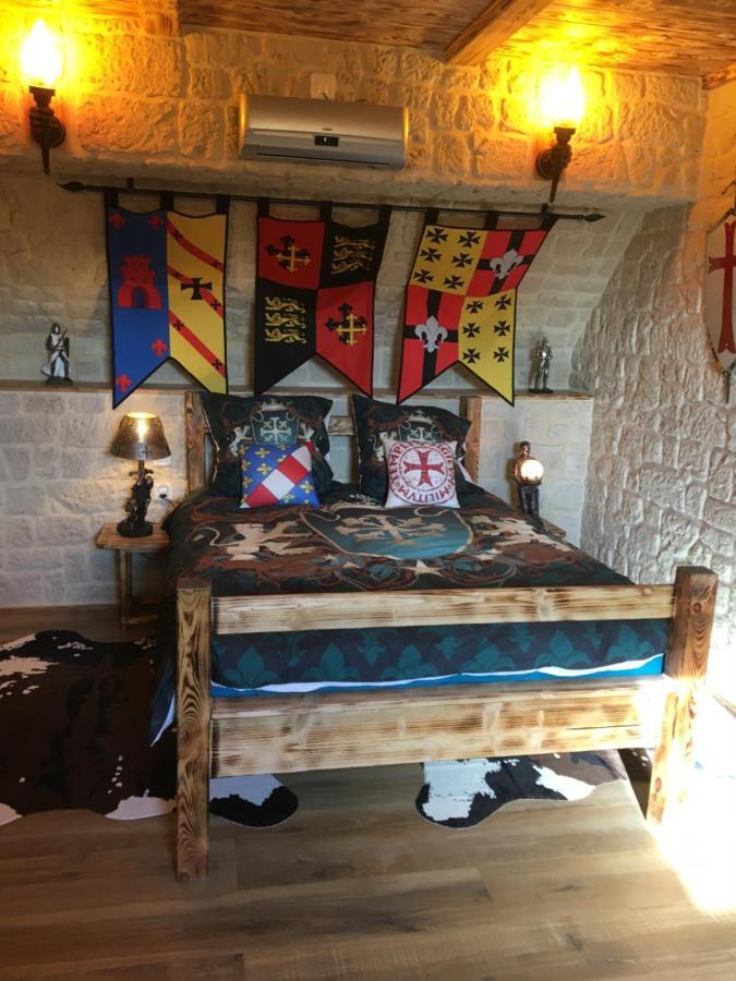 Chailloue Chambre D'Hote Medieval Du Vieux Bourg المظهر الخارجي الصورة